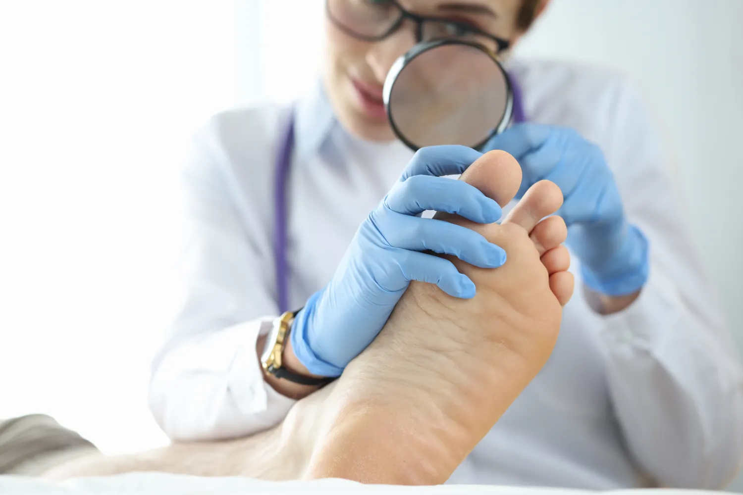 Pedicure leczniczy - czym jest i co warto wiedzieć na jego temat?